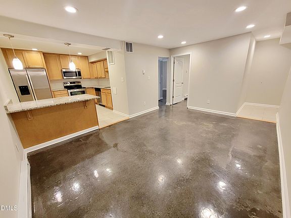 4th image of 1422 Scales St APT A