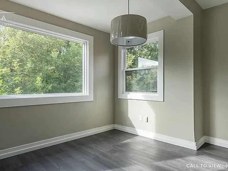 484 Main St E #1 — Photo 9