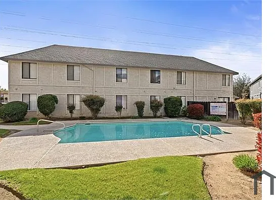 2 bed, 1000 sqft, $1,660 — Photo 3