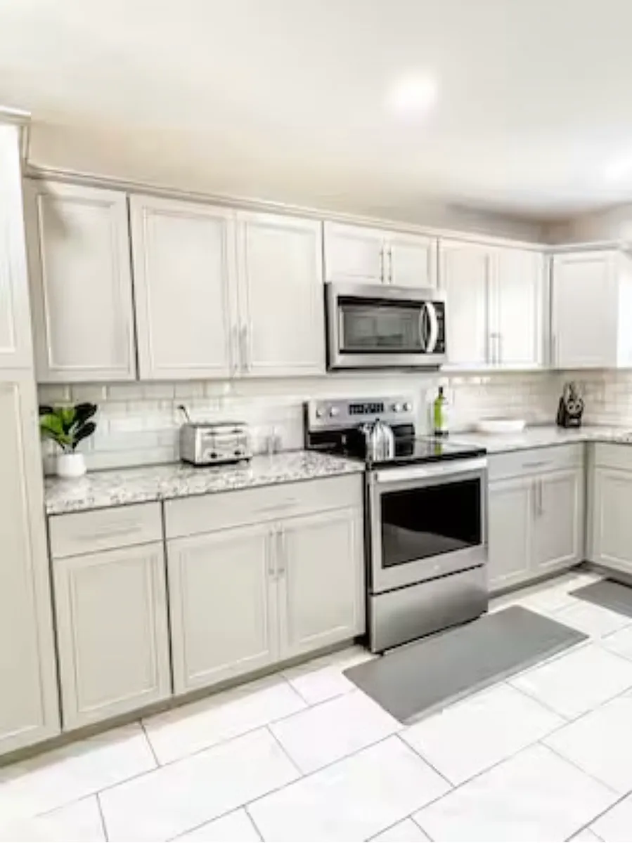 Building Photo - Sarapointe Ct