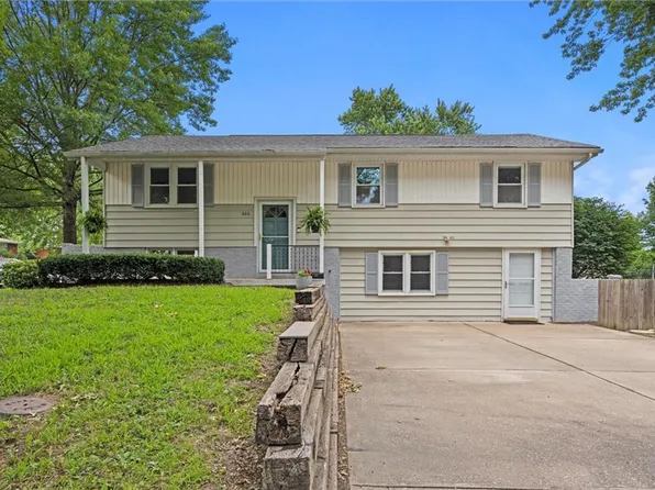 600 NE Darwin St, Lees Summit, MO 64063