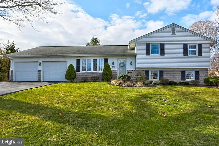 3738 Daryl Dr photo 1