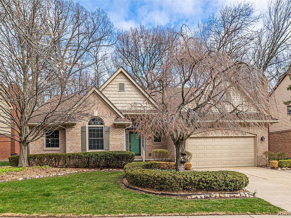1st image of 734 Lake Ridge Rd
