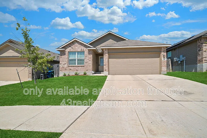3 bed, 2.0 bath, 1442 sqft, $1,595 — Photo 3