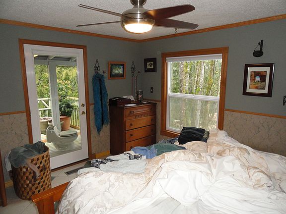 Master bedroom door to deck