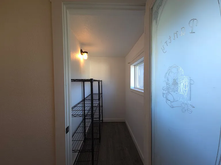 114 E Borah Ave — Photo 21