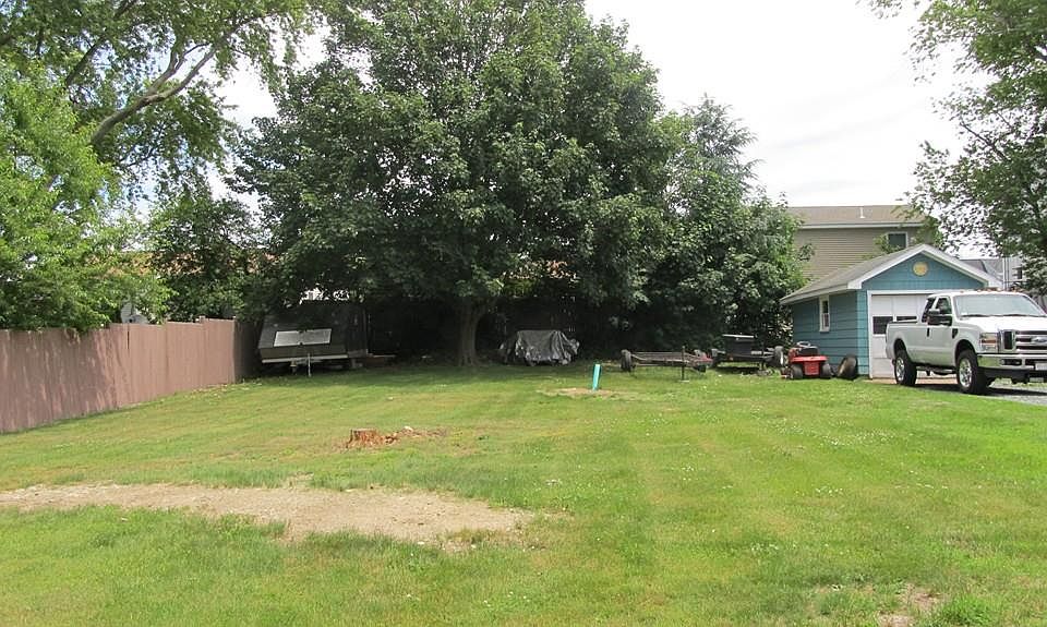 1st image of 107 Holliston Ave
