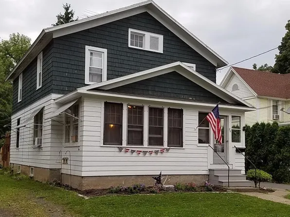 29 Belden Ave, Sodus, NY 14551