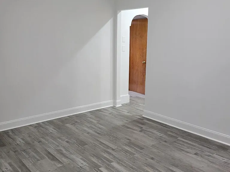 1801 S Main St #4 — Photo 10