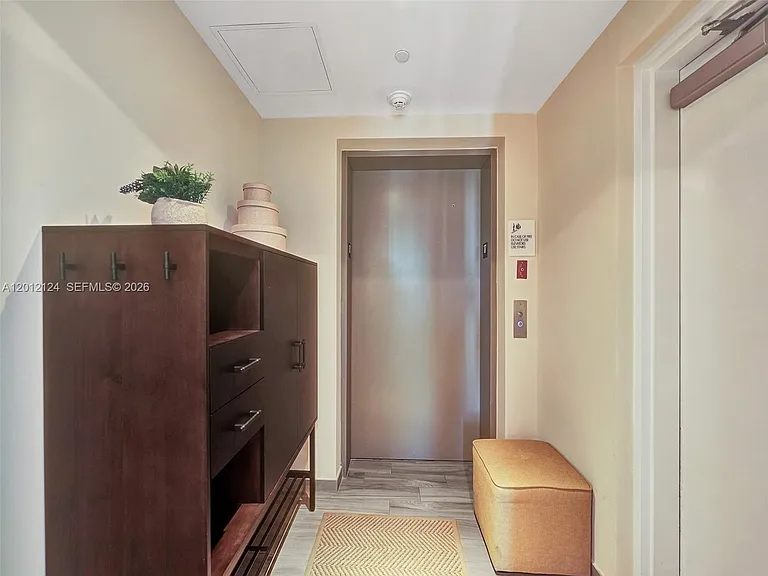 460 NE 28th St #1701 — Photo 27