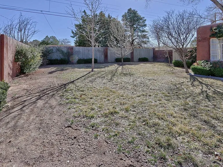 1032 Columbia Dr NE — Photo 21