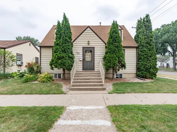 722 N 17th St, Bismarck, ND 58501