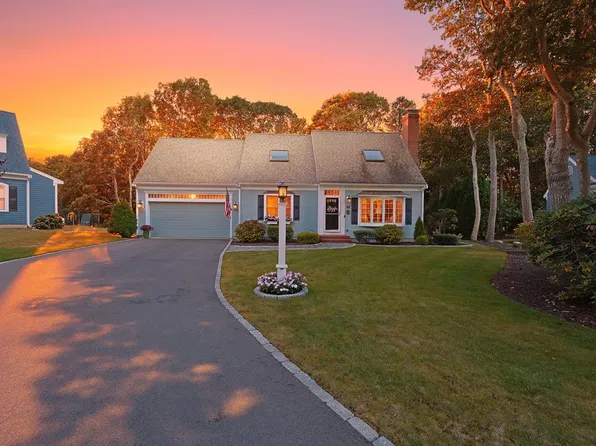 12 Coastal Lane, Hyannis, MA 02601