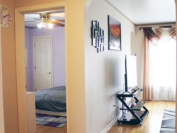 3rd image of 5806 S Mulligan Ave
