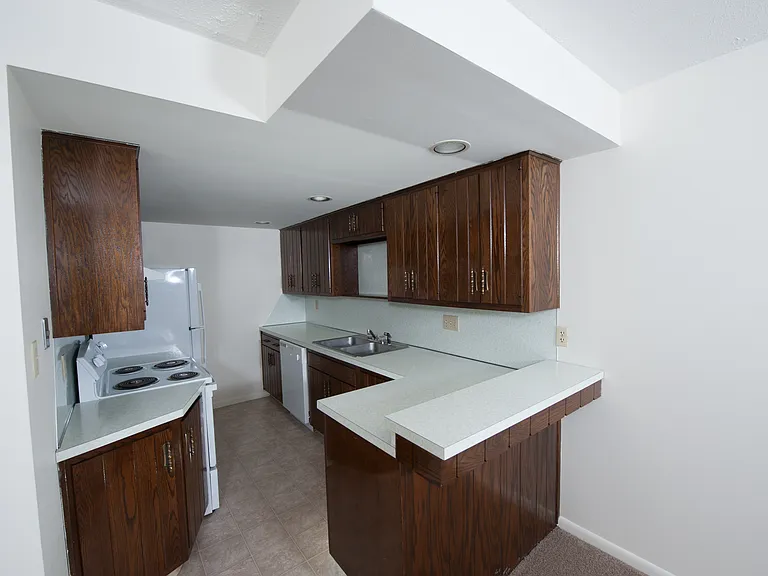 1402 Walnut St #1 — Photo 10
