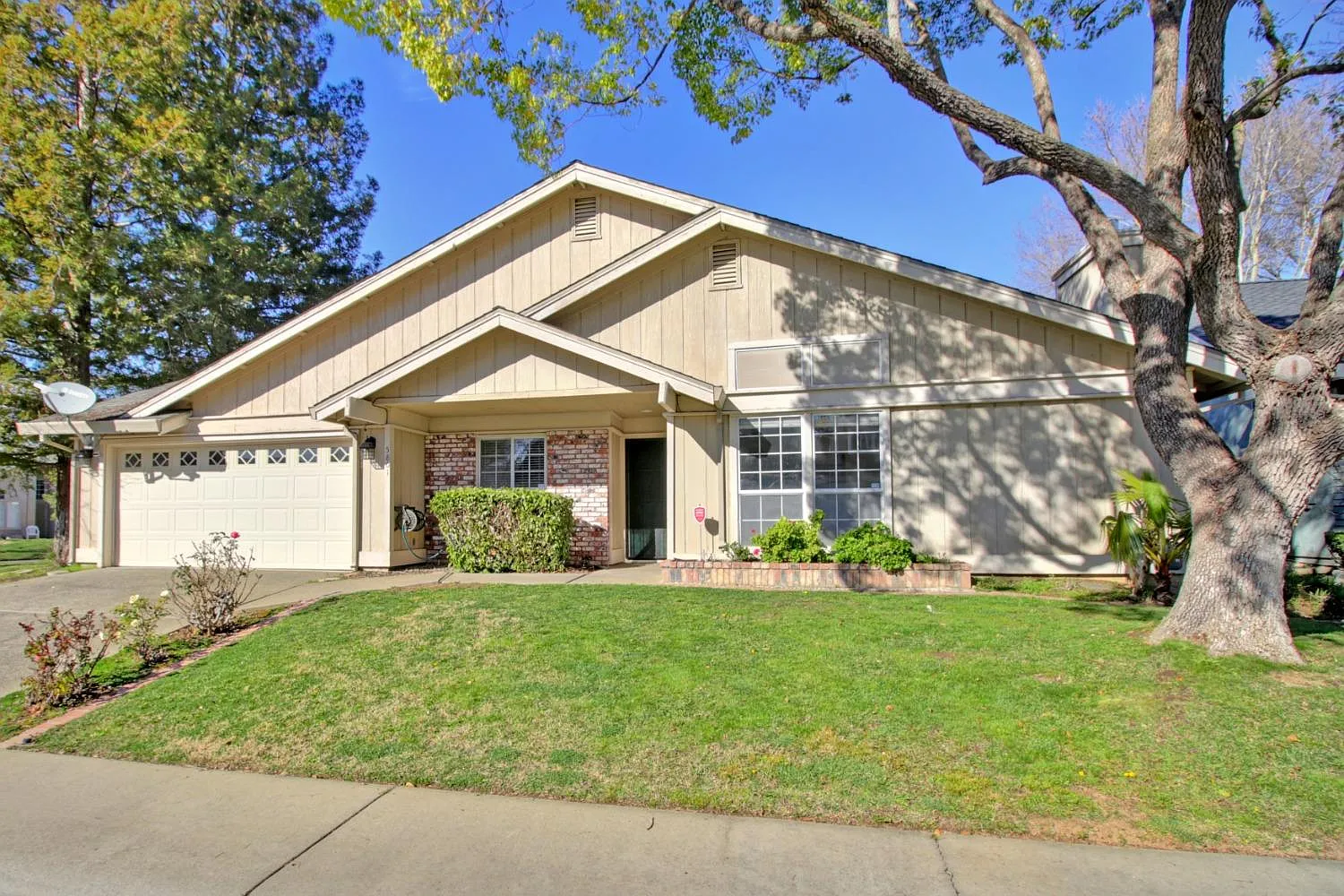 5801 Laguna Breeze Way photo 1