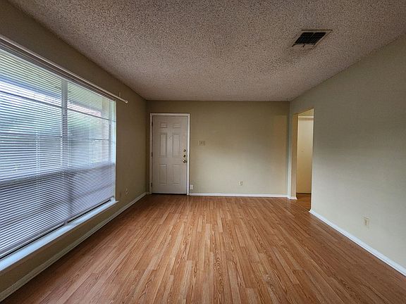 5th image of 317 Briarwood Dr