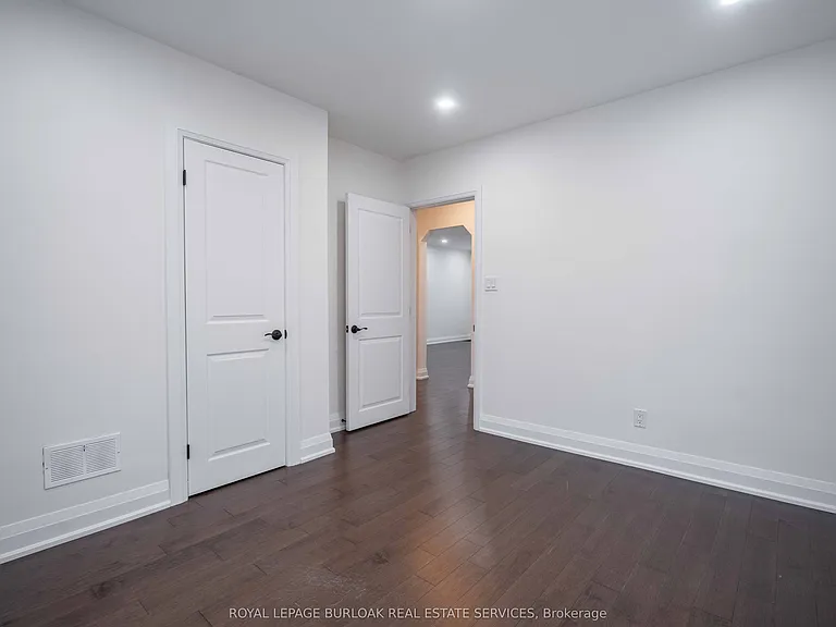 356 E 17th St #UPPER — Photo 12