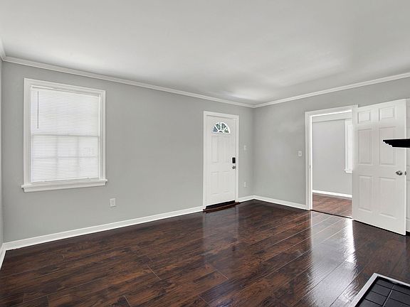 3rd image of 2215 Greenwood St #A