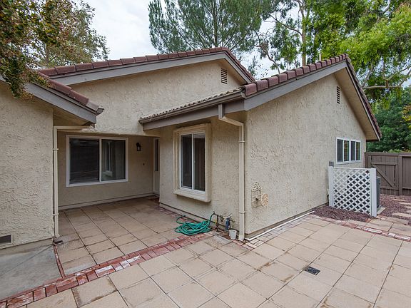 3rd image of 124 N Rosehedge Ln