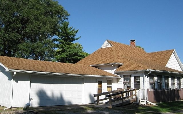 1st image of 614 E Irving St