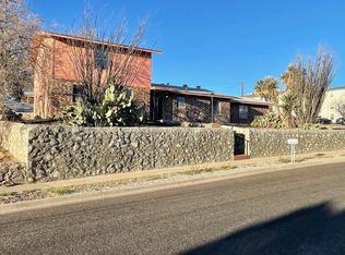 2075 Corley Dr, Las Cruces, NM 88001
