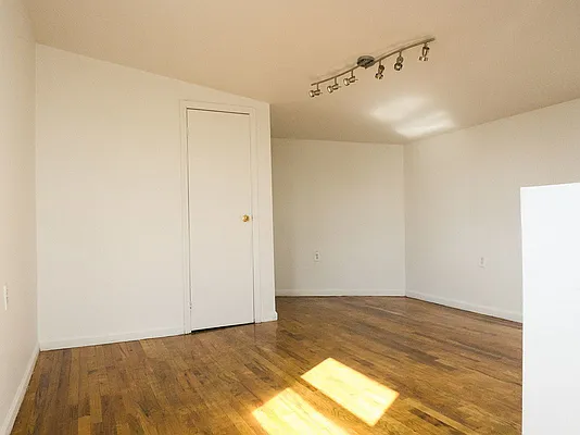 Rented by Crosstown Apartments NYC | media 35