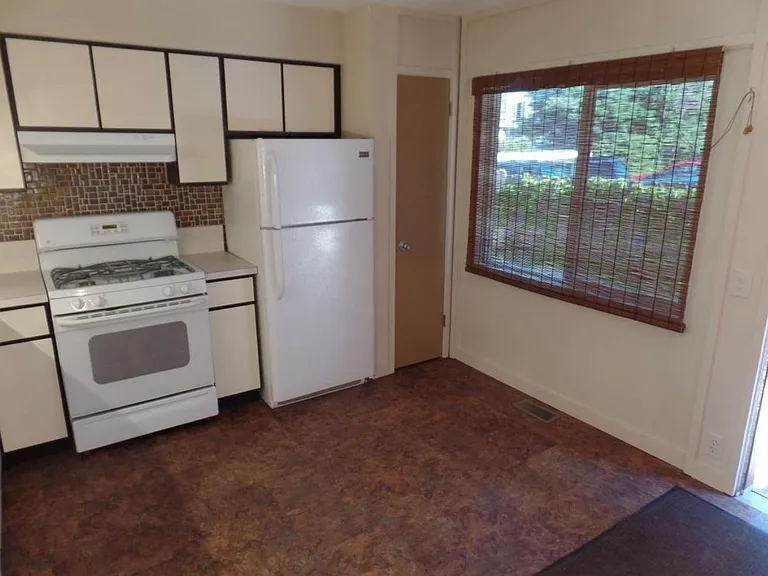 811 S La Grange Rd #C — Photo 5