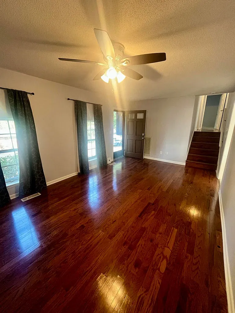 3 bed, 1448 sqft, $1,875 — Photo 4