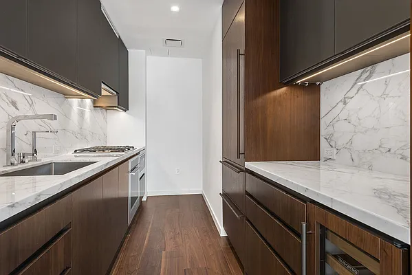 Rented by Warburg | media 8