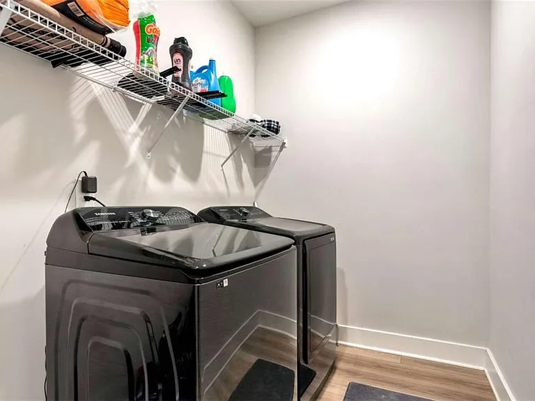 6968 Manchester Dr — Photo 32