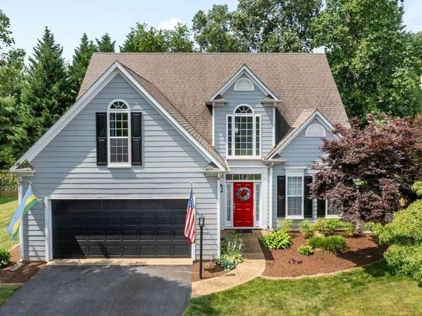 110 Running Fox Ln, Charlottesville, VA 22902