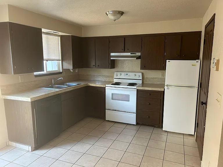 1765 Queen Ave SW — Photo 37