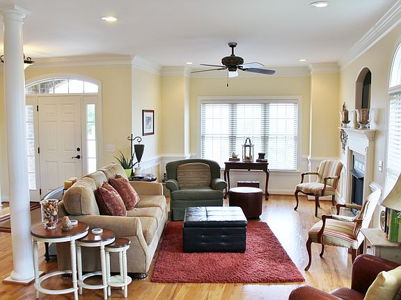 4th image of 243 Hackberry Ct