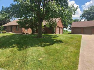 1022 Oakland Dr, Tama, IA 52339