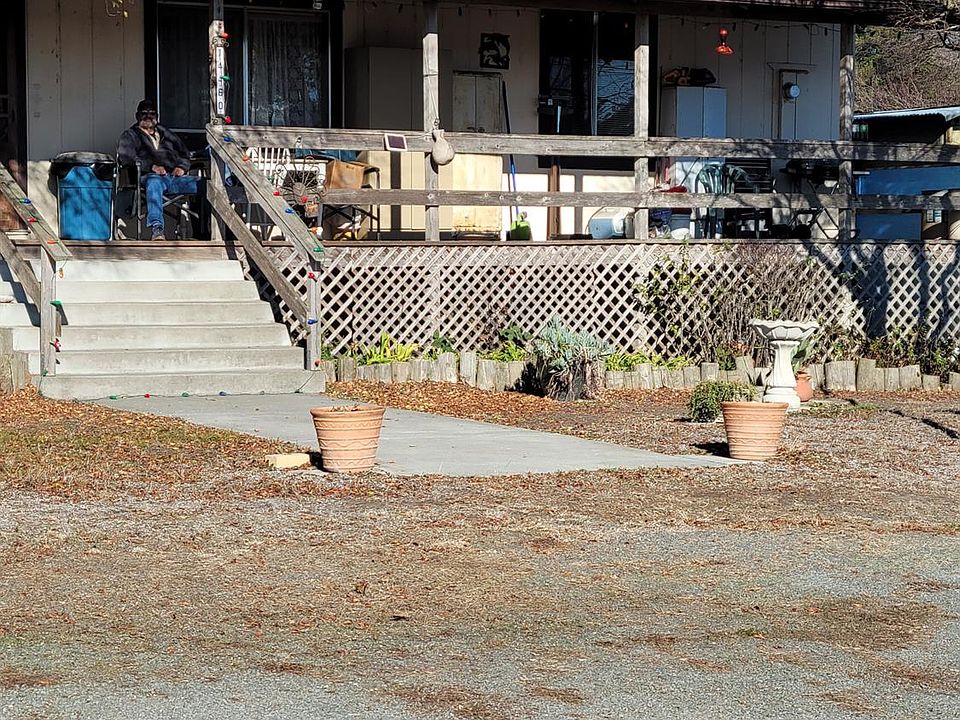 2nd image of 14460 School St