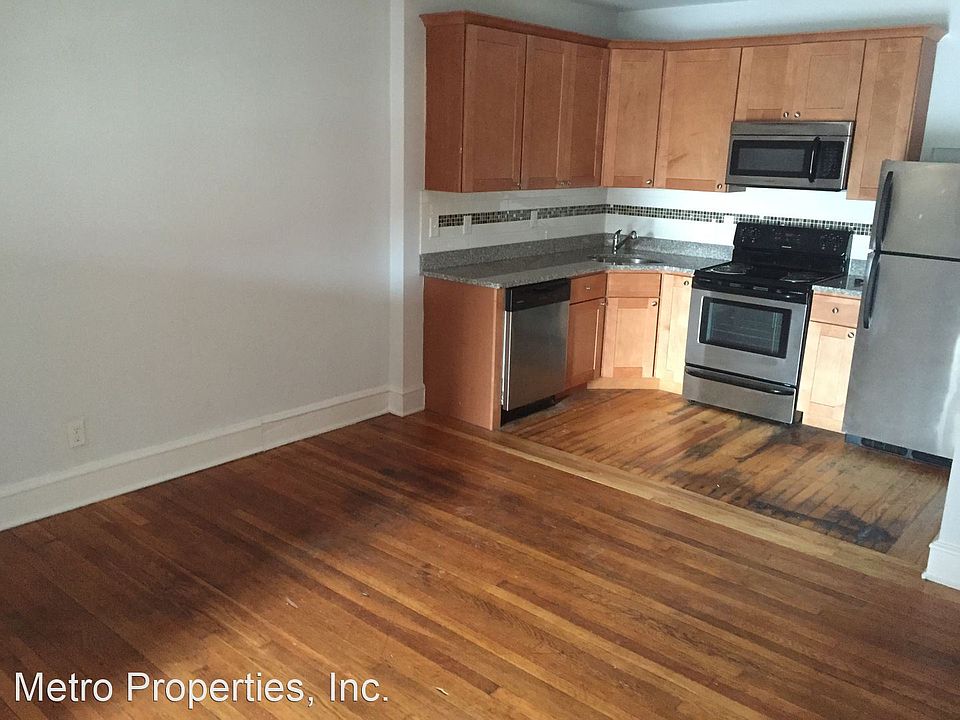 1st image of 1108 W Franklin St #111