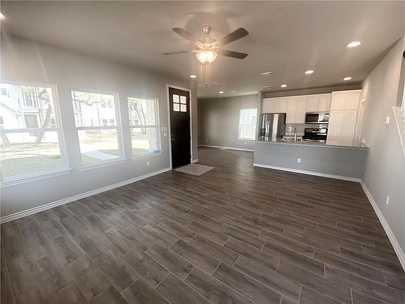 5th image of 1301 Low Branch Ln #16