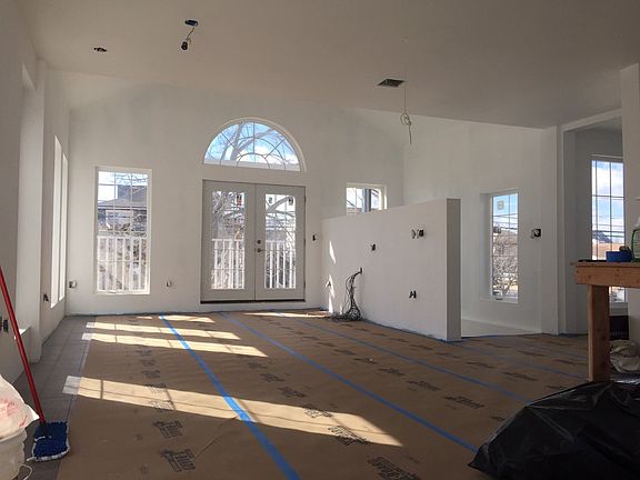 2nd image of 507 S Long Beach Ave