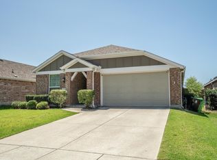 1620 Meadow Trail Ln, Aubrey, TX 76227