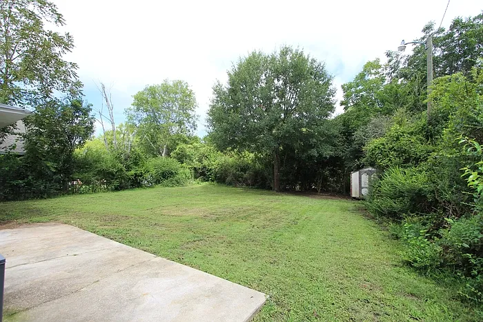 504 W Elliott St — Photo 10