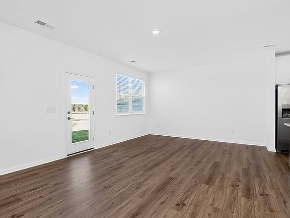 3rd image of 1240 Nighthawk Way