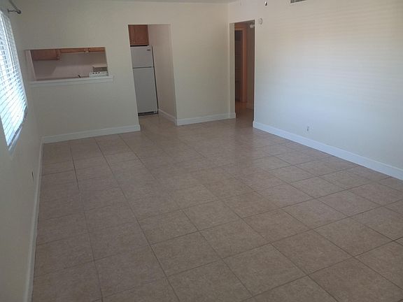 3rd image of 812 Lighthouse Dr APT D
