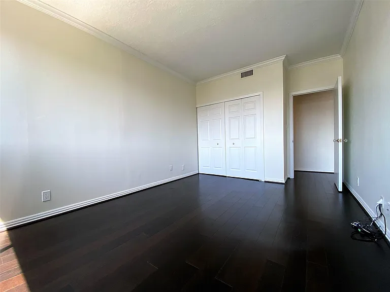 49 Briar Hollow Ln #1401 — Photo 16