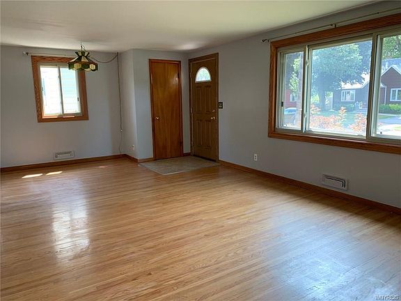 3rd image of 44 Rogers Dr