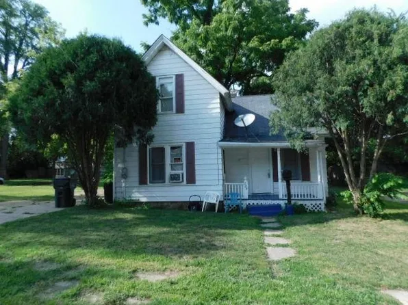 725 Island Ave, Rockford, IL 61102