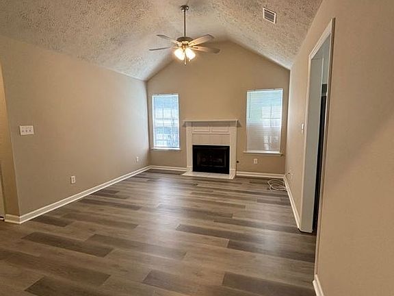 2nd image of 4437 Summerlin Dr
