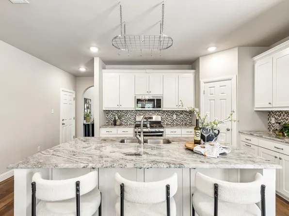 115 Elm Ln, Roanoke, TX 76262