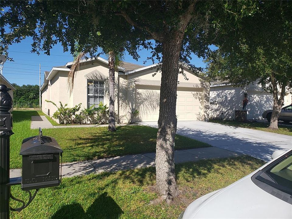 1st image of 7940 Carriage Pointe Dr