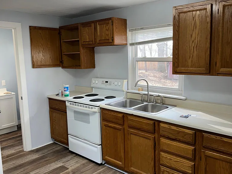 224 Maple St #1 — Photo 6